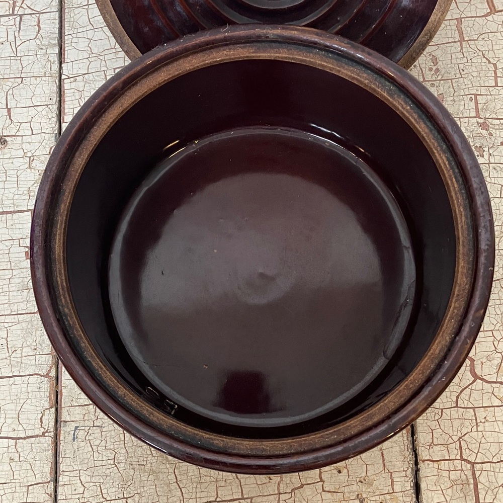 Brown stoneware casserole dish with lid - Picture 3 of 6